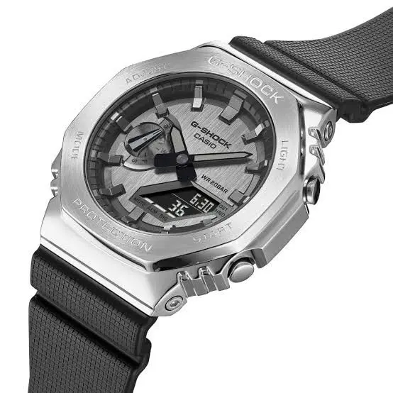 Gshock_2100_silver_1_049d0ad1-b1df-44ea-9d34-fb98ab27f715.webp